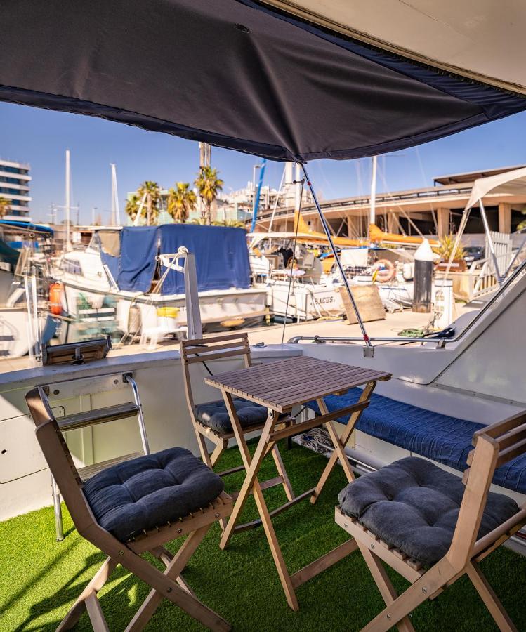 Spacious And Charming Boat In Port Forum Hotel Сант Адриа де Бесос Екстериор снимка